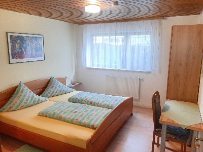 Schlafzimmer 1